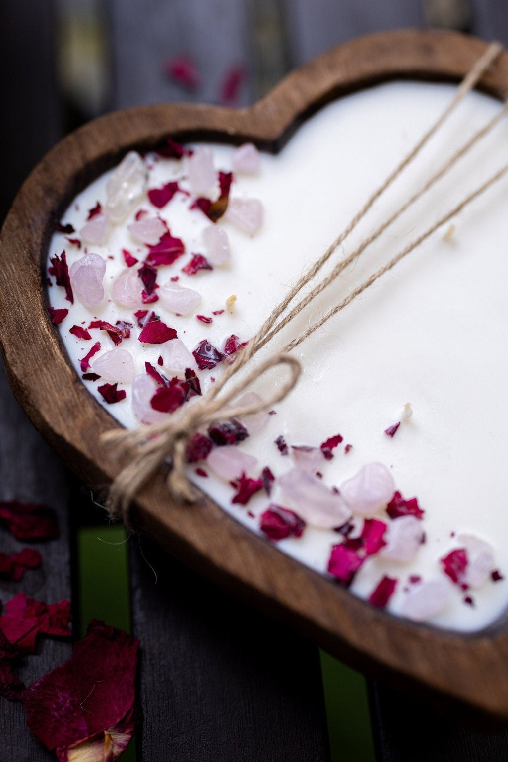 Heart-Shaped Wood Dough Bowl Candle – Crystals & Flowers – 3 Cotton Wick Soy Candle